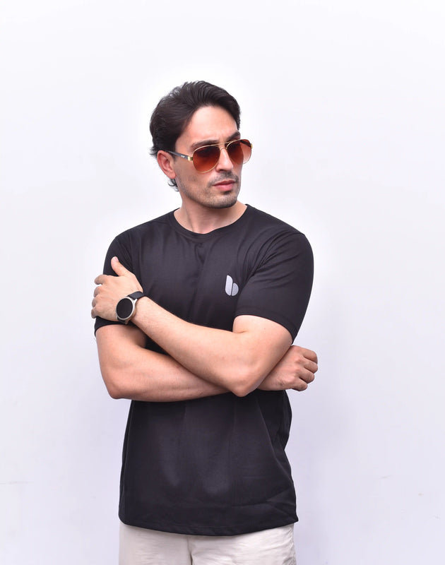Jet Black Round Neck Tee – Essential Black T-Shirt | The Vibss